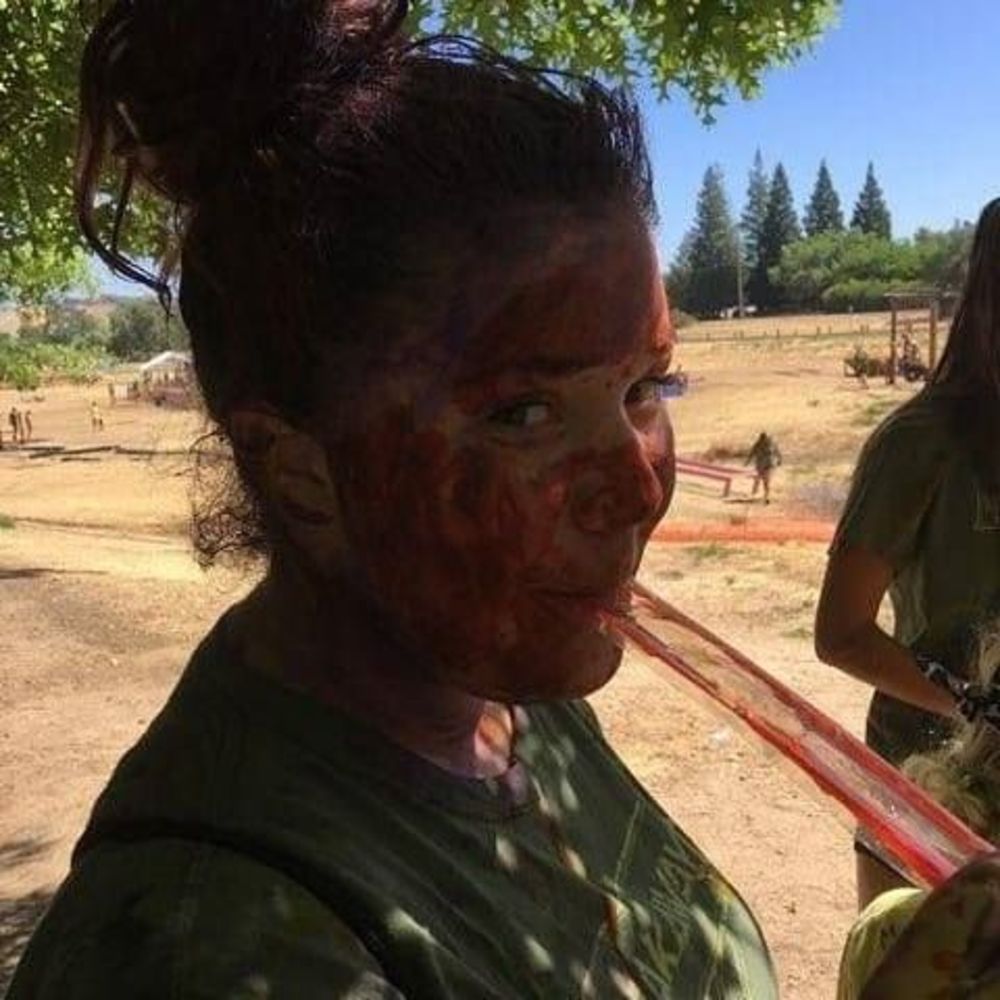 Meet your Posher, Caela